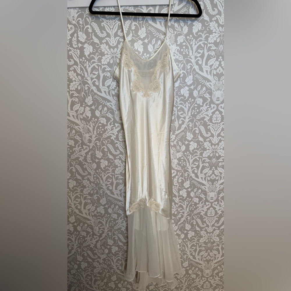 Victoria's Secret Cream Lace Chemise